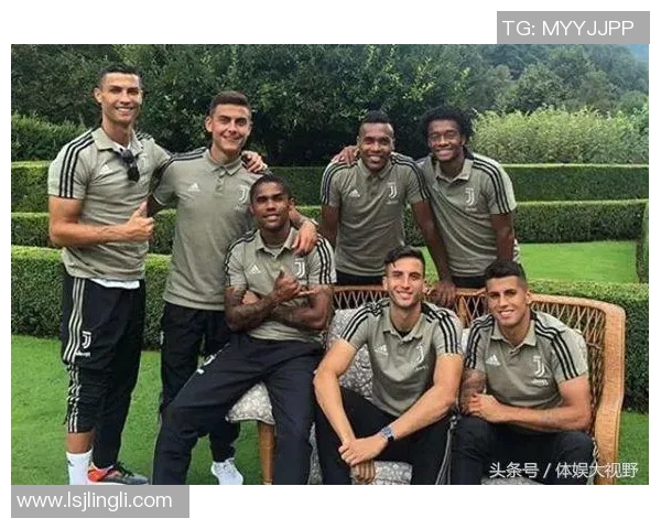 C罗与足球明星亲密合影大汇总精彩瞬间尽在其中 C罗与足球明星亲密合影大汇总精彩瞬间尽在其中