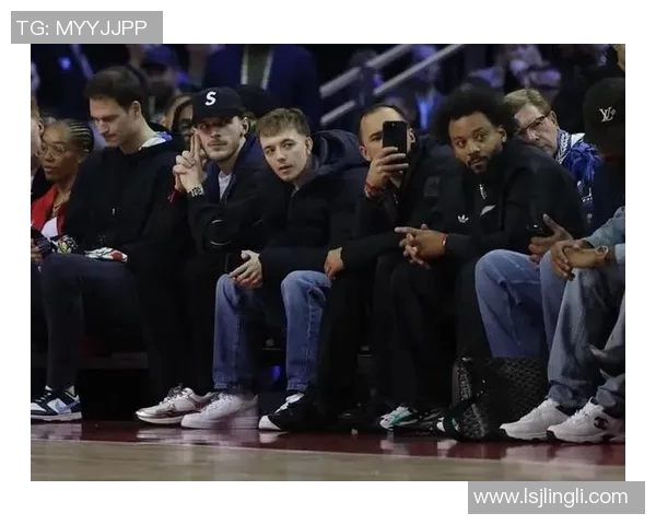 亲历NBA现场的足球明星们展现不一样的魅力与激情 亲历NBA现场的足球明星们展现不一样的魅力与激情